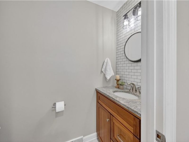 967 Robinwood Hills Drive , Bath, OH 44333 Photo 15