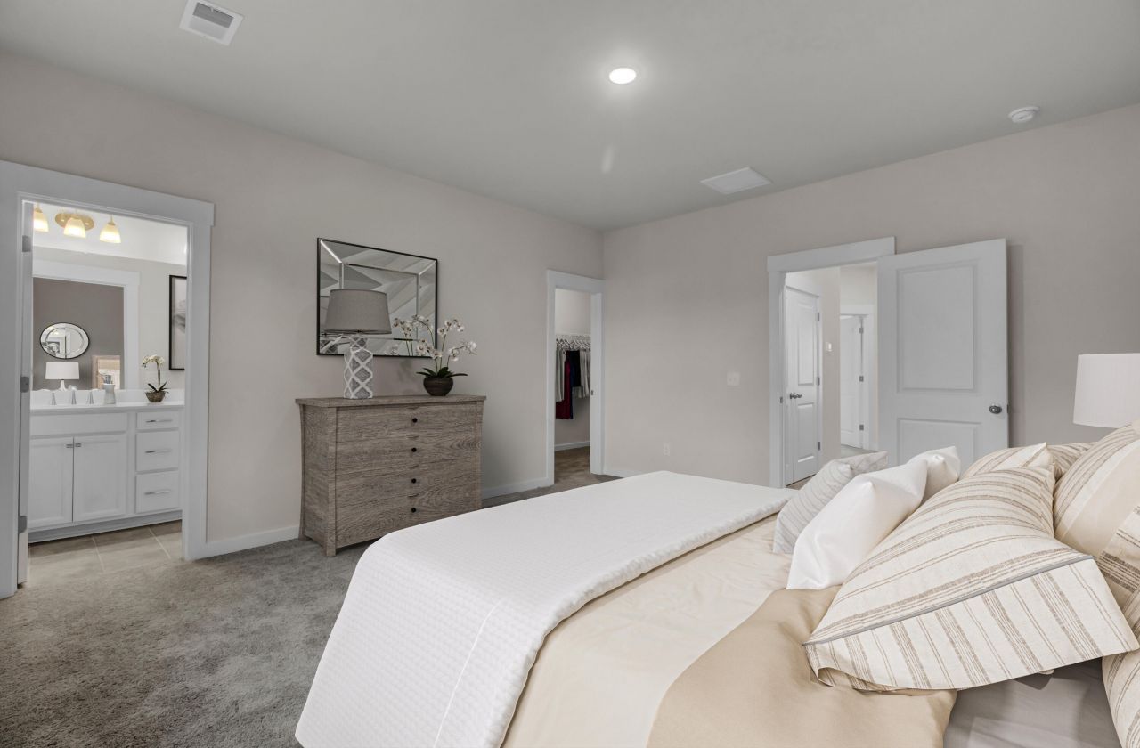 538 Heathwood Way Photo 8