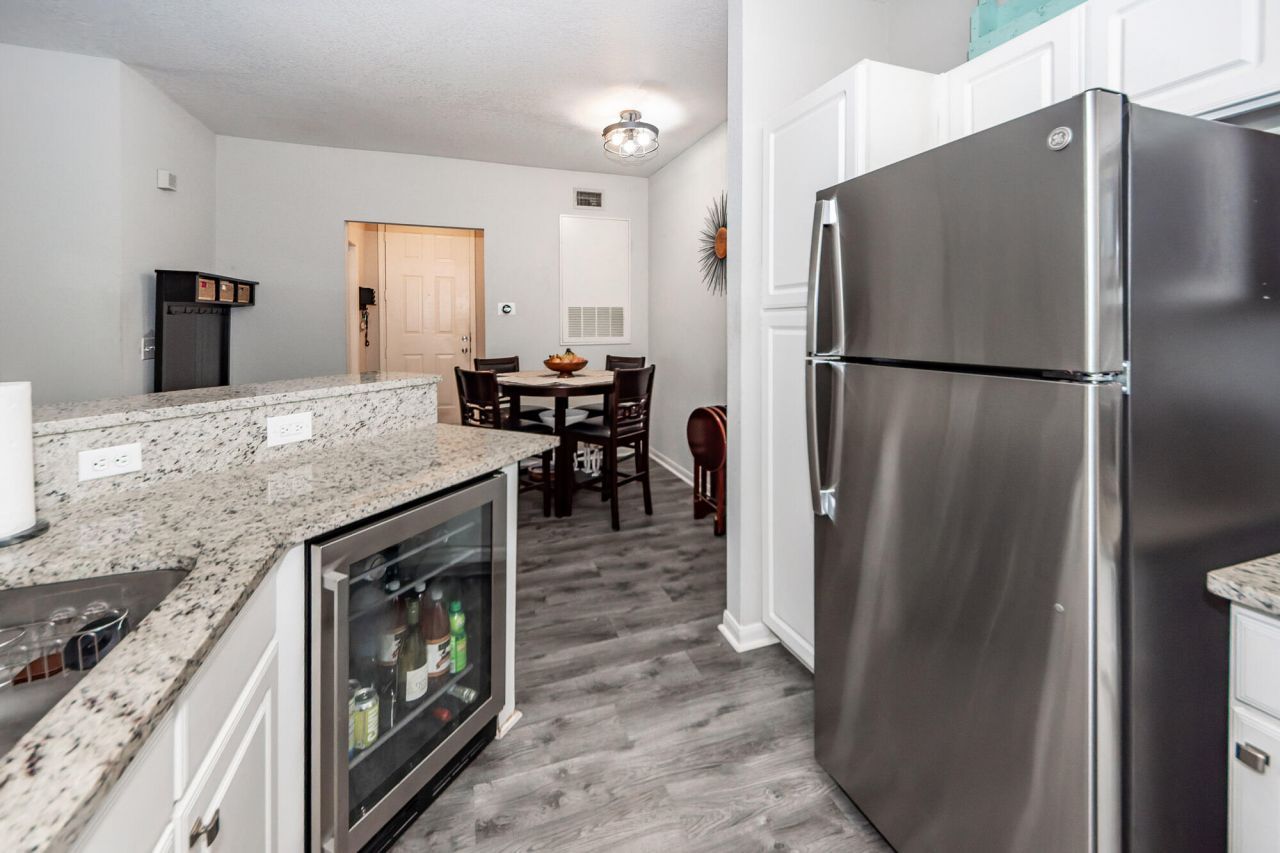 60 Fenwick Hall Allee Alley Photo 10