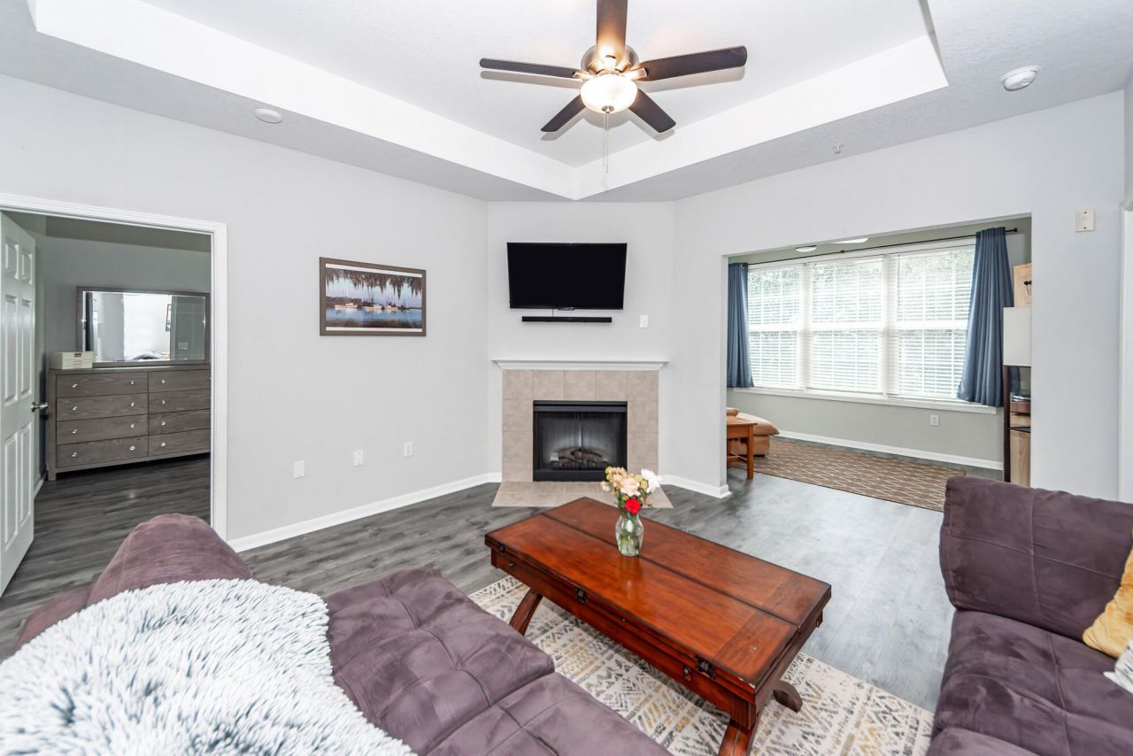 60 Fenwick Hall Allee Alley Photo 12