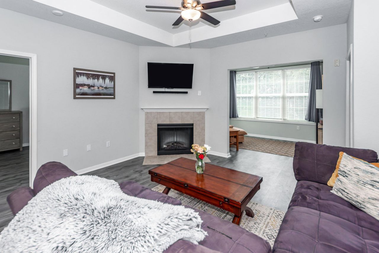 60 Fenwick Hall Allee Alley Photo 13