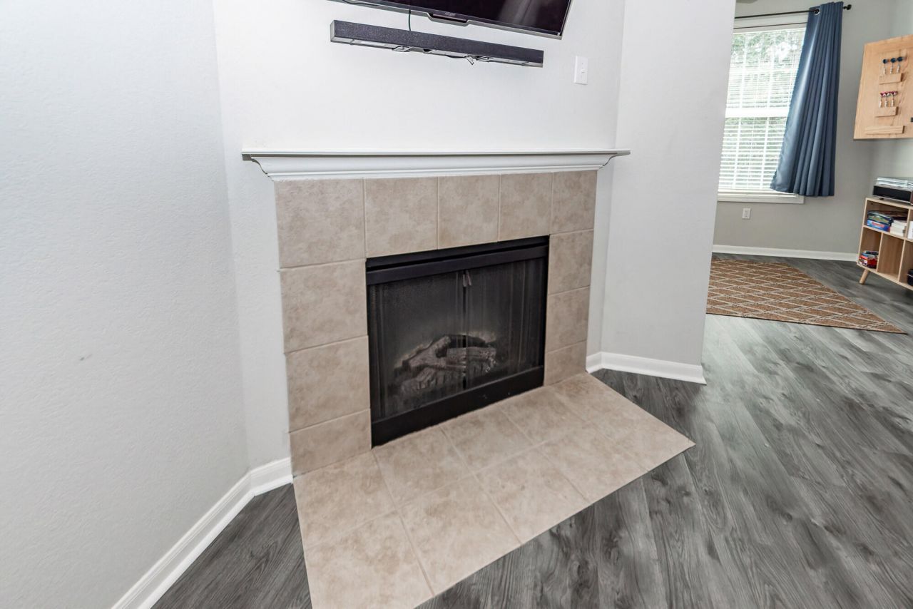 60 Fenwick Hall Allee Alley Photo 14