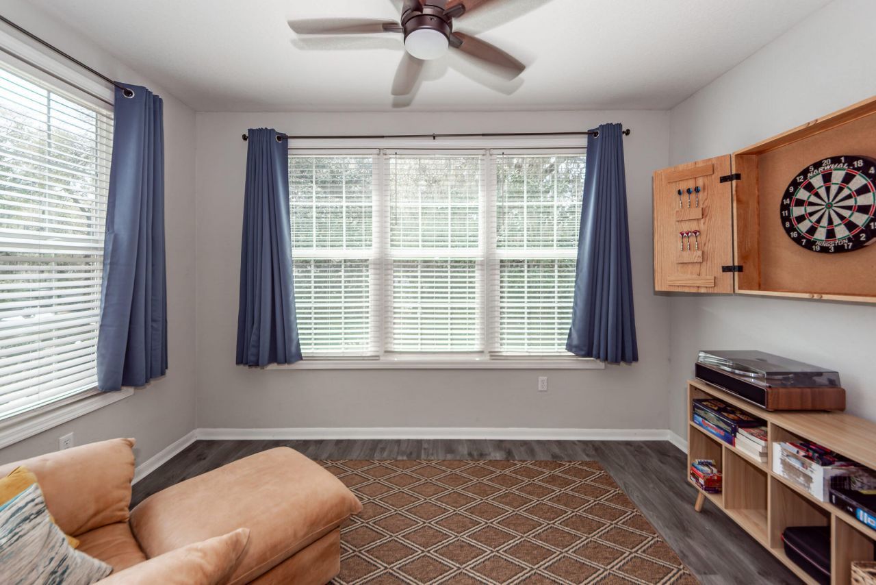 60 Fenwick Hall Allee Alley Photo 15