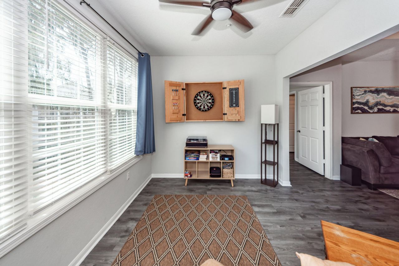 60 Fenwick Hall Allee Alley Photo 17