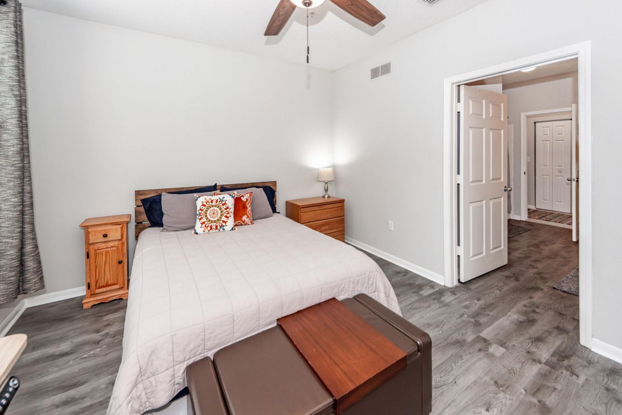 60 Fenwick Hall Allee Alley Photo 23