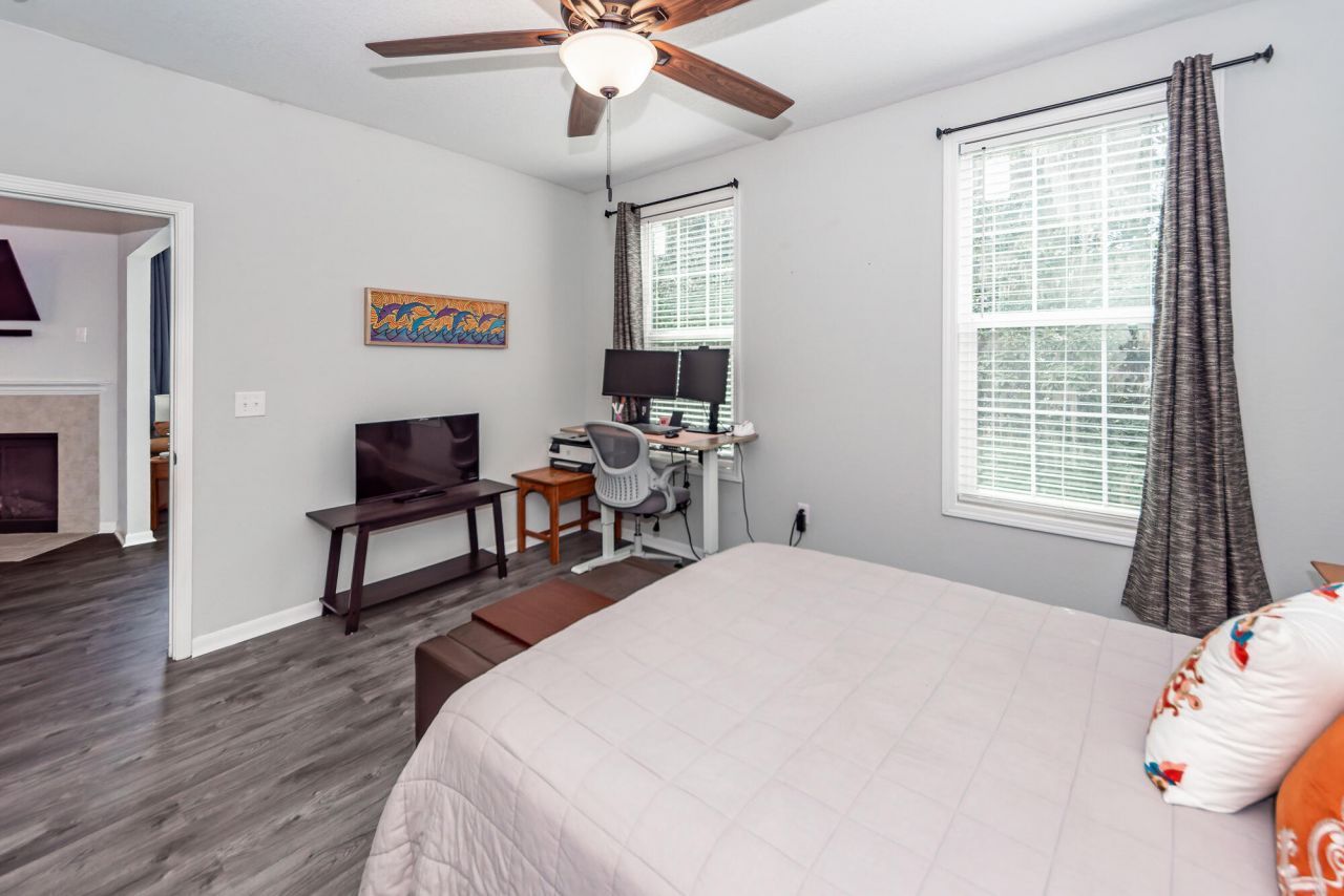 60 Fenwick Hall Allee Alley Photo 24