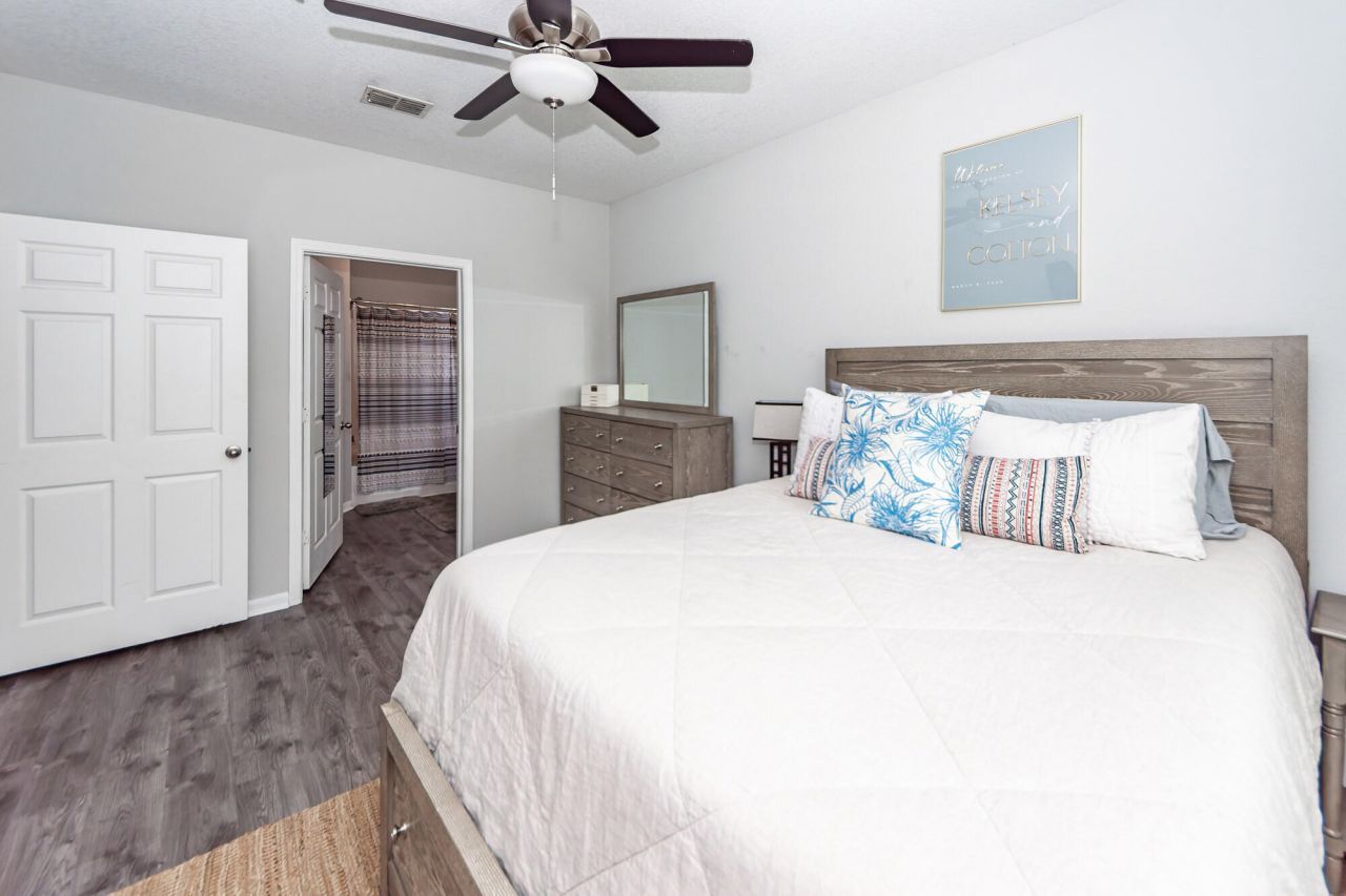 60 Fenwick Hall Allee Alley Photo 30