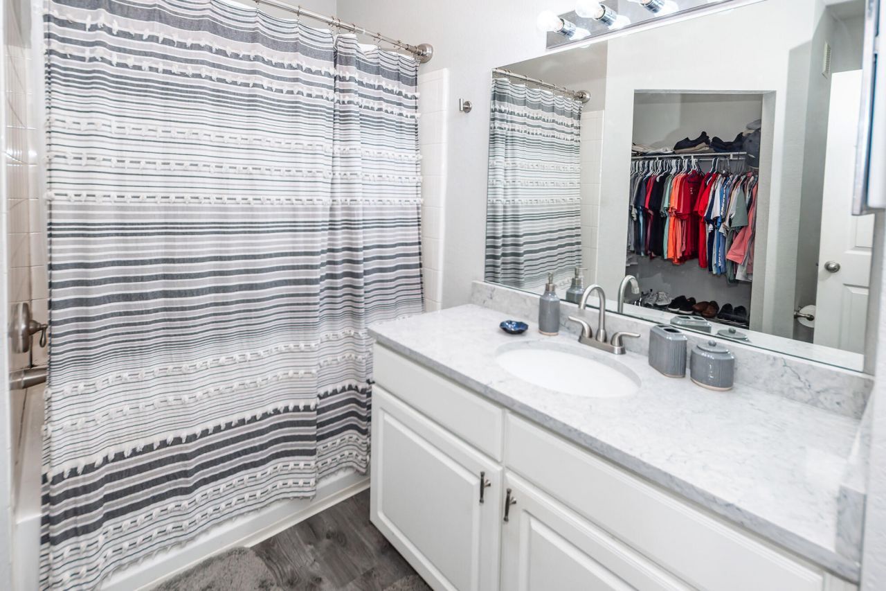 60 Fenwick Hall Allee Alley Photo 33