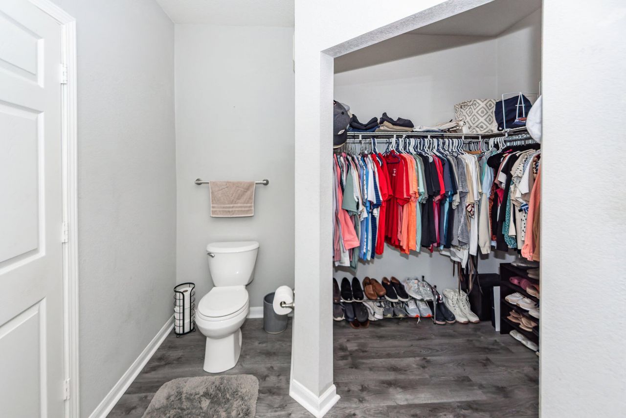 60 Fenwick Hall Allee Alley Photo 34