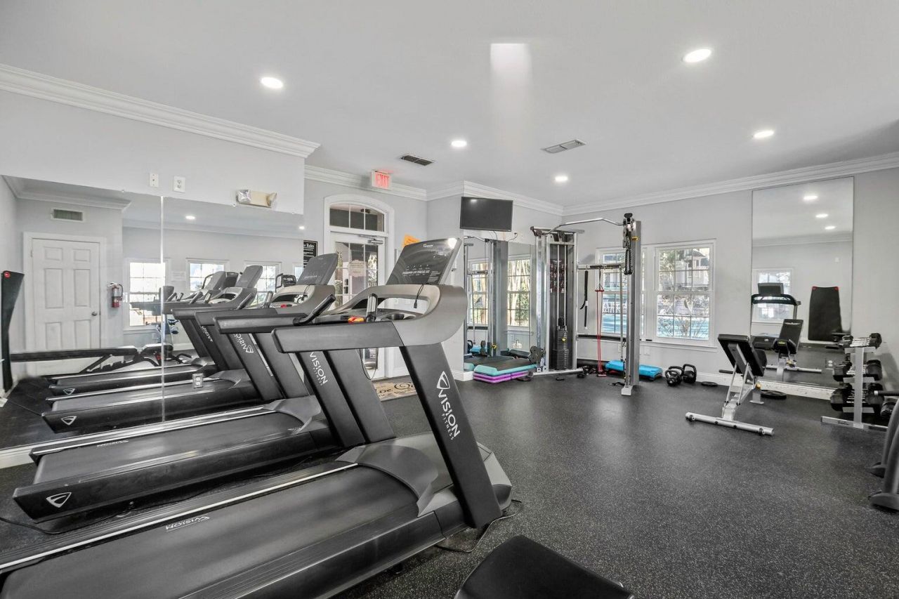 60 Fenwick Hall Allee Alley Photo 40