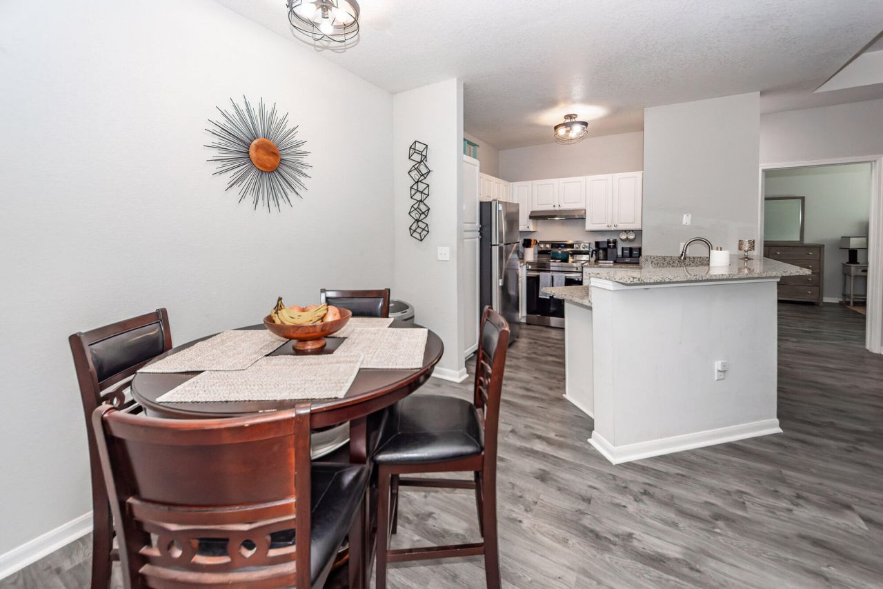 60 Fenwick Hall Allee Alley Photo 6