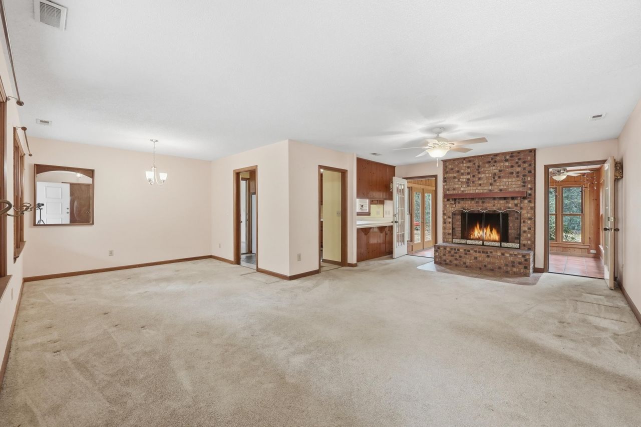 51 Hussey Ct. Photo 11