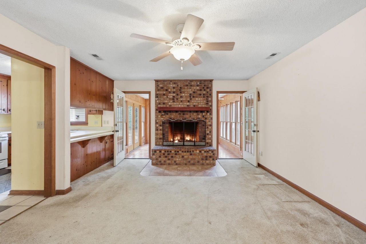 51 Hussey Ct. Photo 12