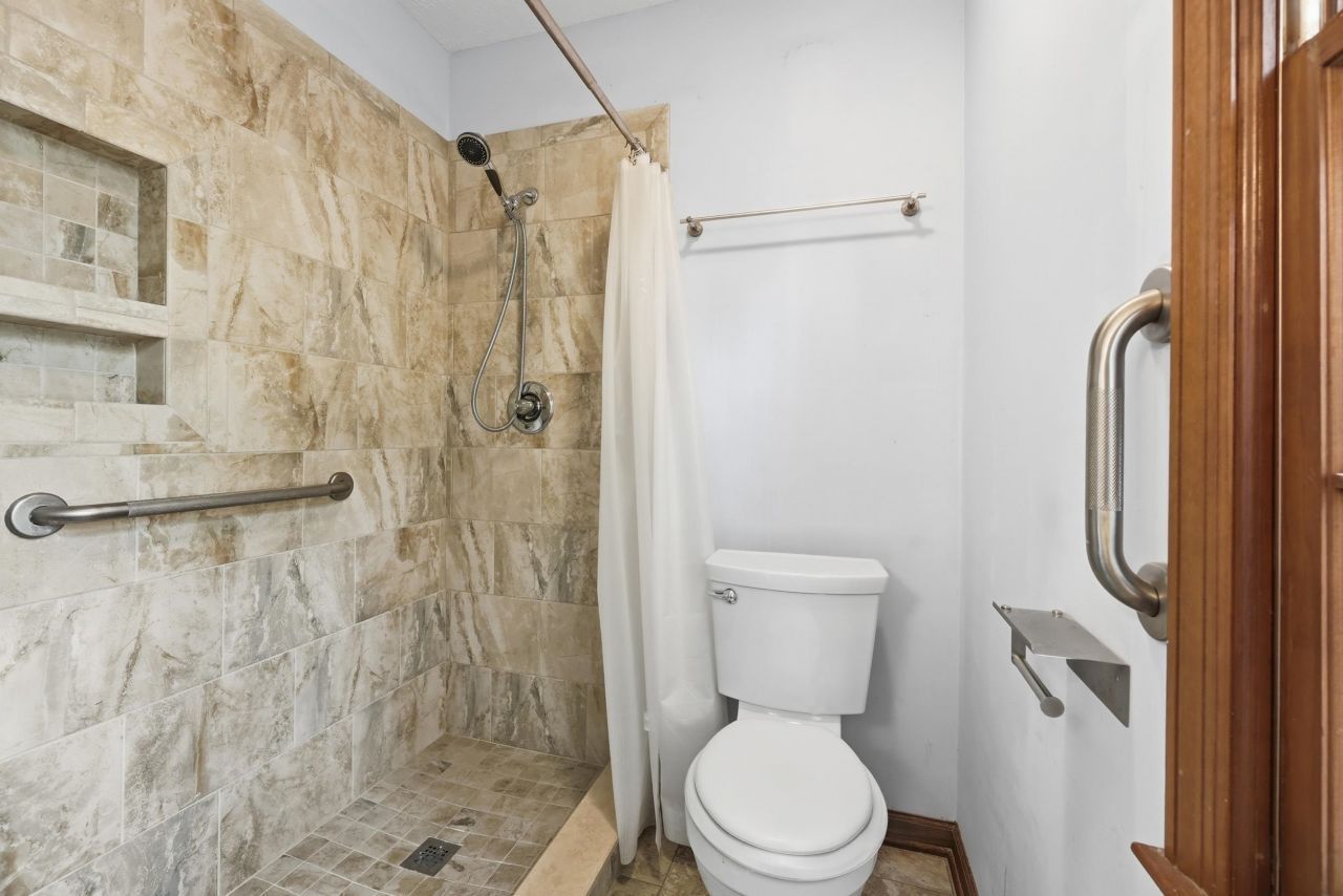 51 Hussey Ct. Photo 17