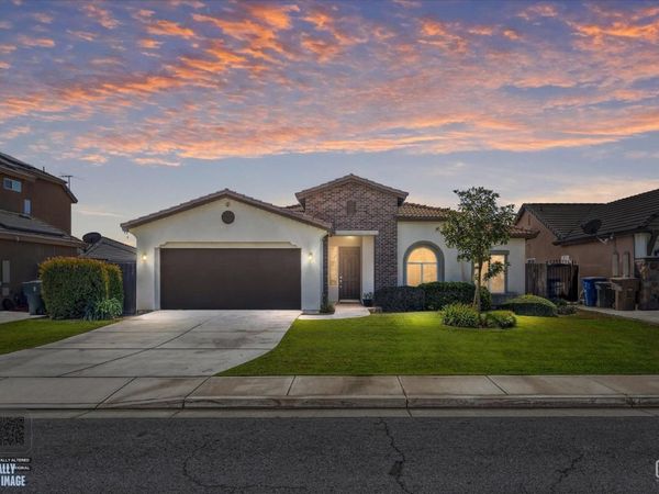 9313 Wolf River Avenue, Bakersfield, CA 93312