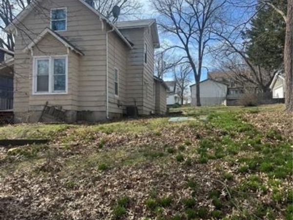 1424 6th Avenue, Leavenworth, KS 66048