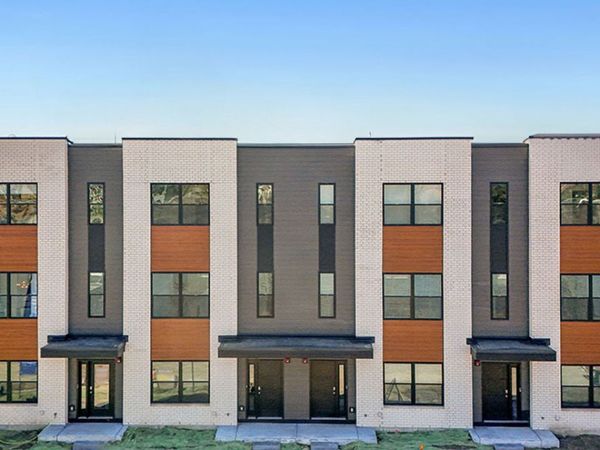 2220 Lakeshore Drive, Schaumburg, IL 60173