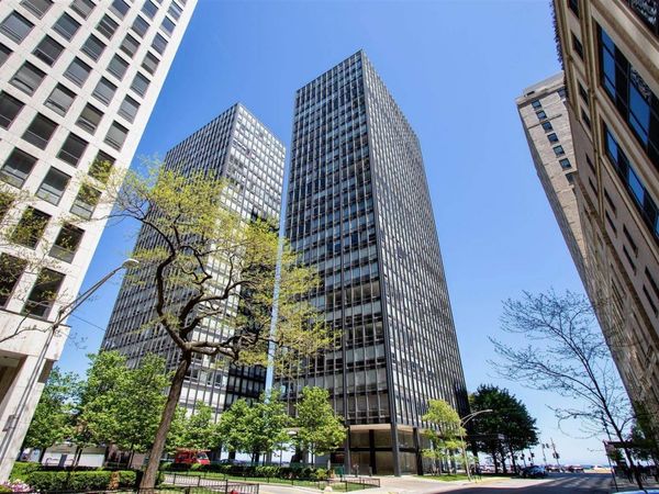860 N Lake Shore Drive, Unit 5M, Chicago, IL 60611
