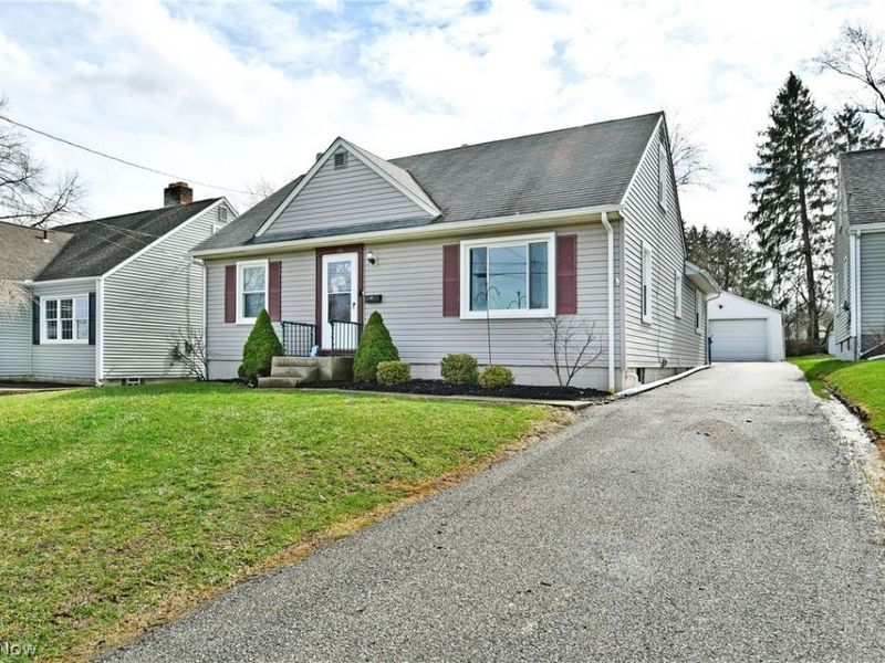 135 Clingan Street, Hubbard, OH 44425 Photo 3