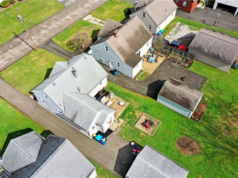 135 Clingan Street, Hubbard, OH 44425 Photo 9