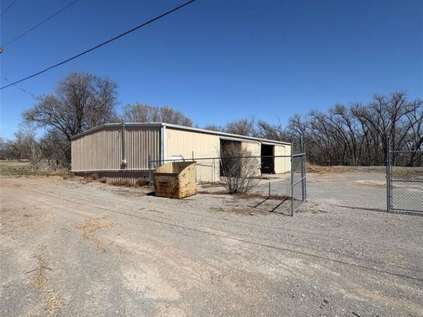 207 S 9th Streets, Sayre, OK 73662