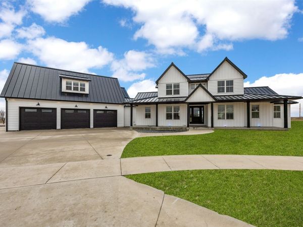 1114 Towne Centre Court , Urbana, IA 52345