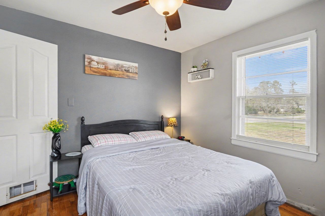 1607 Mcdermott St. Photo 16