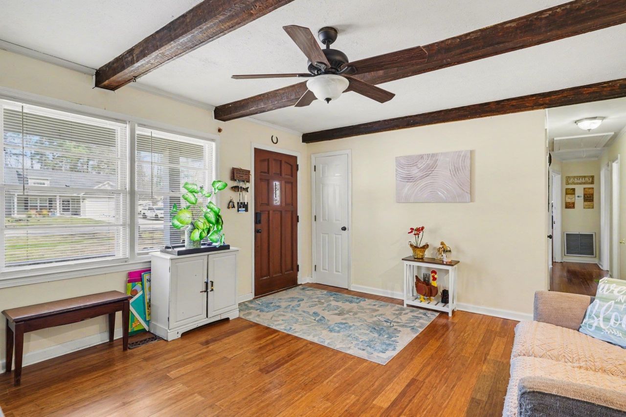 1607 Mcdermott St. Photo 5