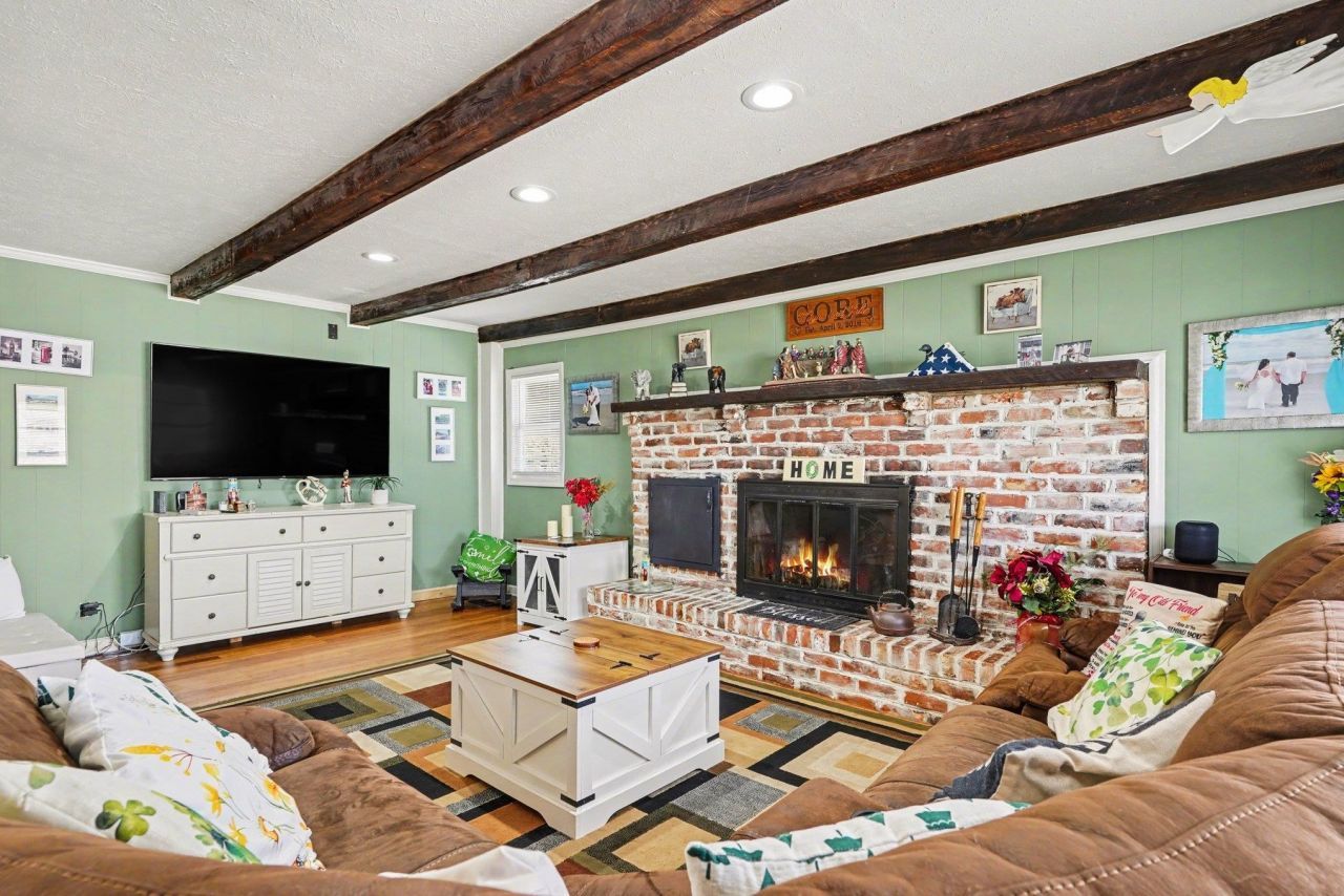 1607 Mcdermott St. Photo 6