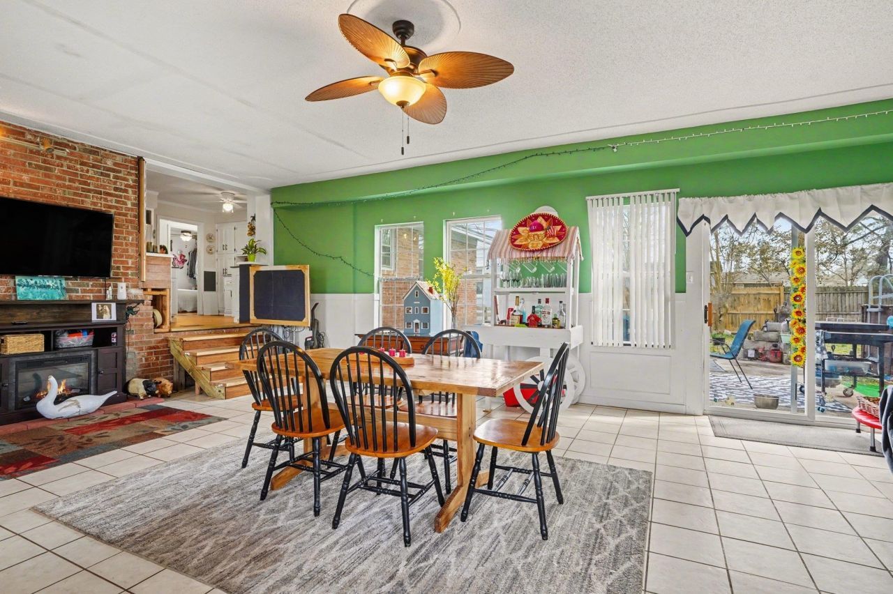 1607 Mcdermott St. Photo 9