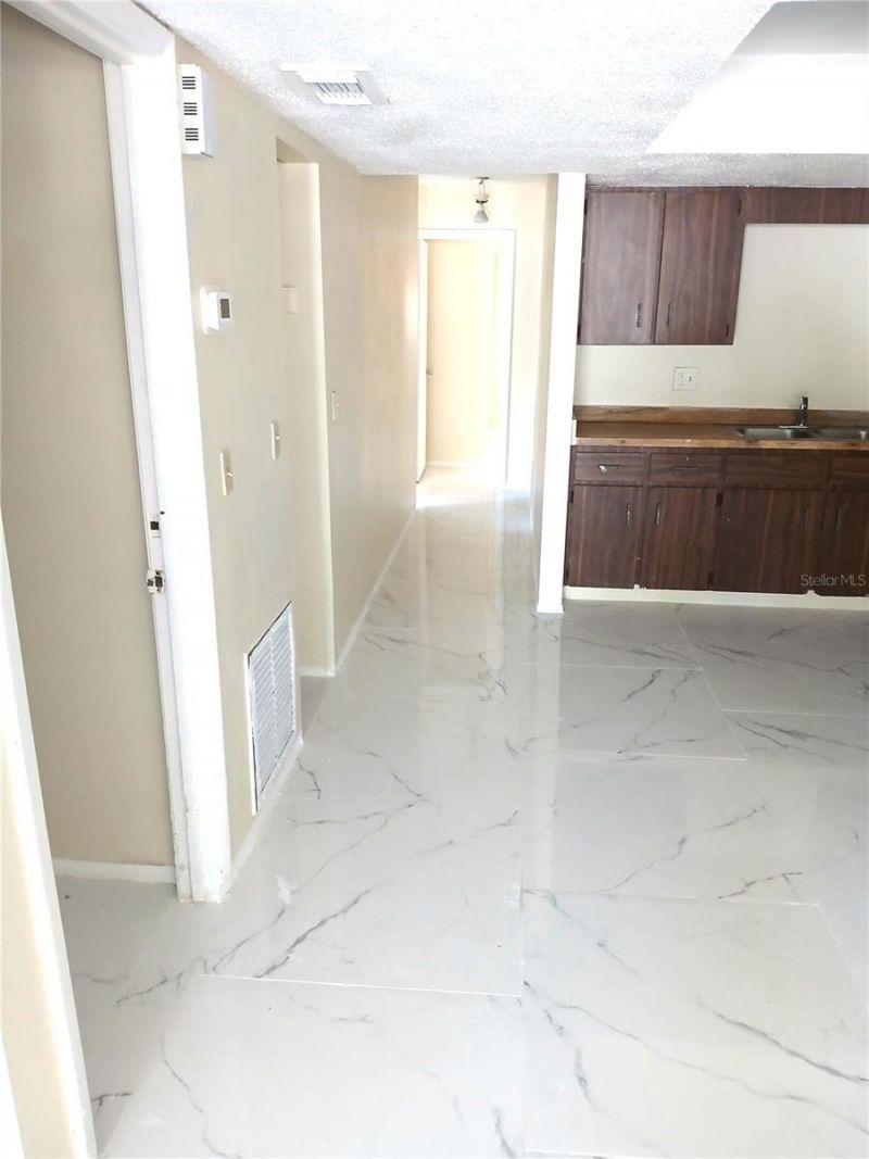 208 58th Avenue E, Bradenton, FL 34203 Photo