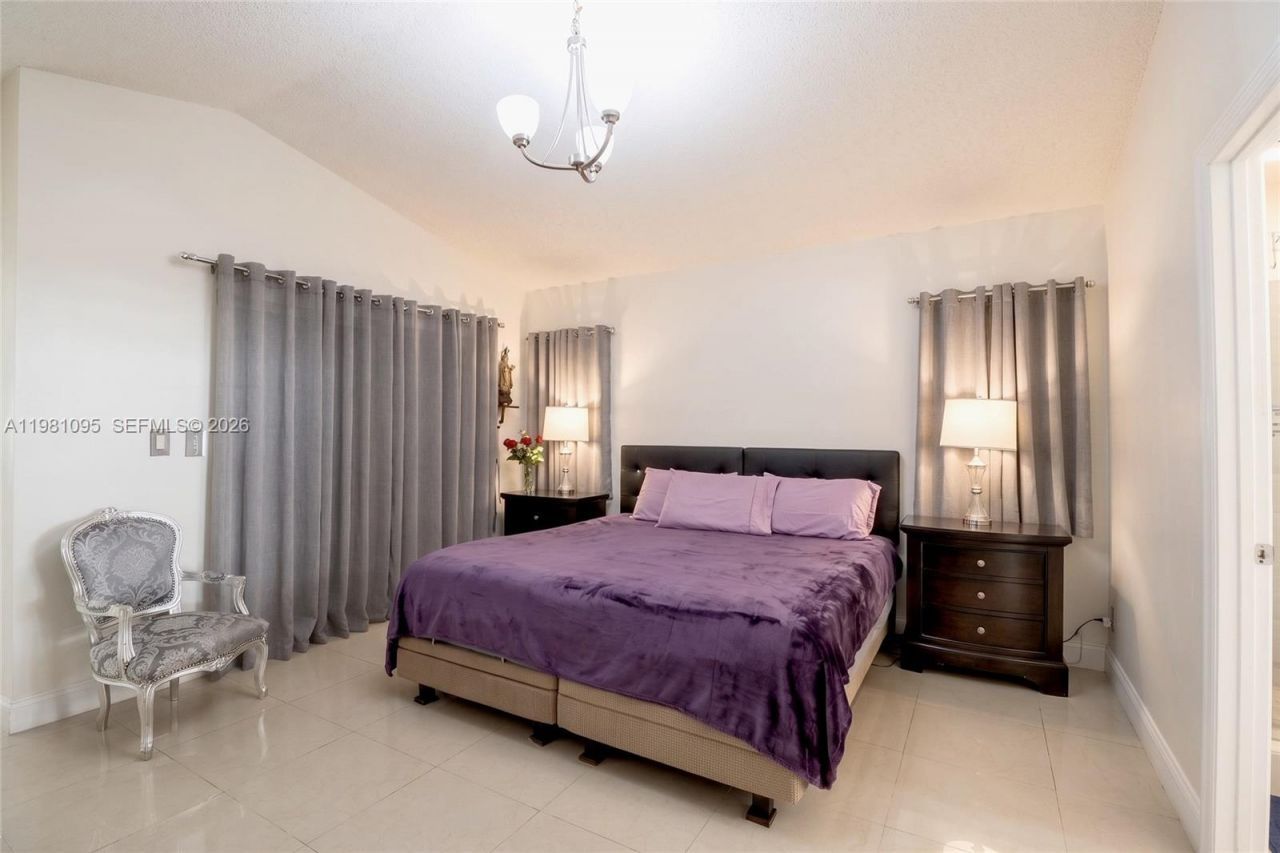 8070 SW 157th Pl, Miami, FL 33193 Photo