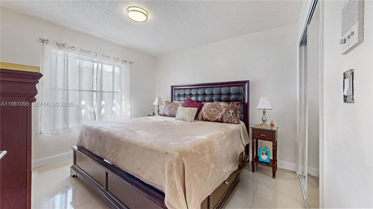 8070 SW 157th Pl , Miami, FL 33193 Photo