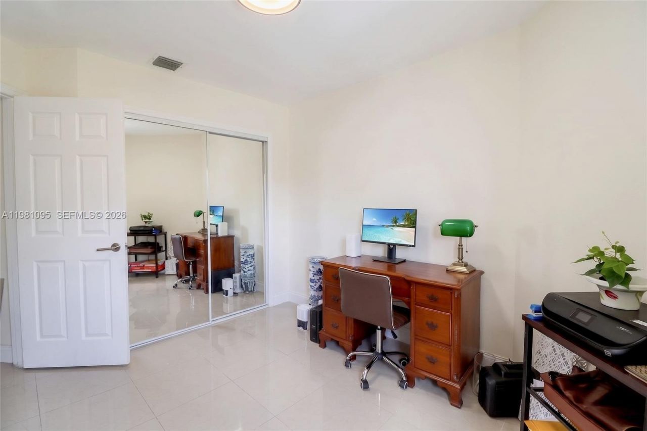 8070 SW 157th Pl, Miami, FL 33193 Photo