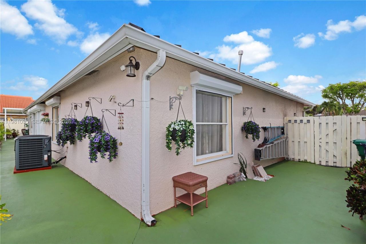 8070 SW 157th Pl , Miami, FL 33193 Photo