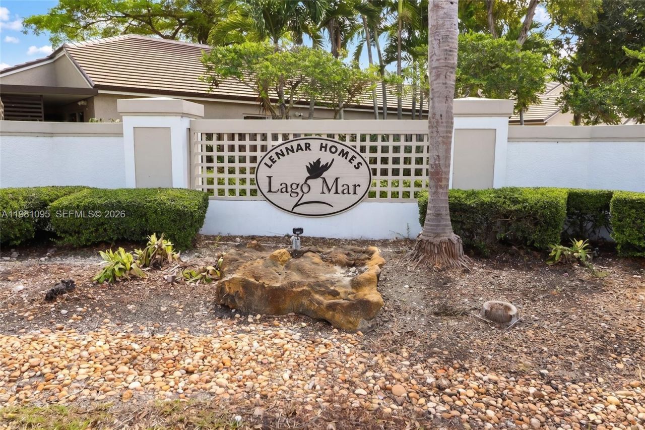 8070 SW 157th Pl, Miami, FL 33193 Photo