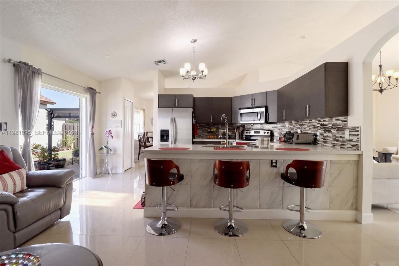 8070 SW 157th Pl, Miami, FL 33193 Photo