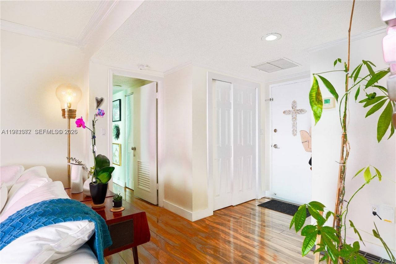 11111 Biscayne Blvd, Unit 20E, Miami, FL 33181 Photo