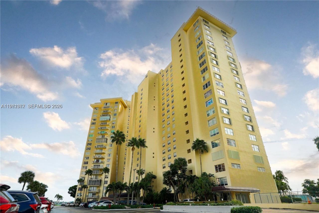 11111 Biscayne Blvd, Unit 20E, Miami, FL 33181 Photo