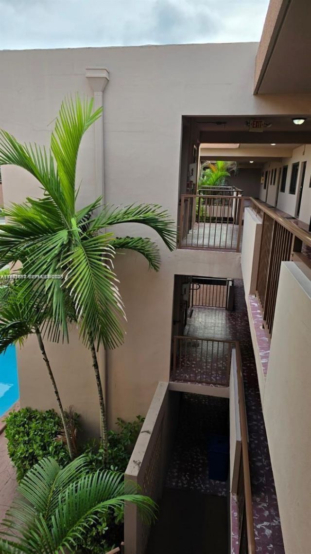 690 NE 123rd St , Unit 208, North Miami, FL 33161 Photo