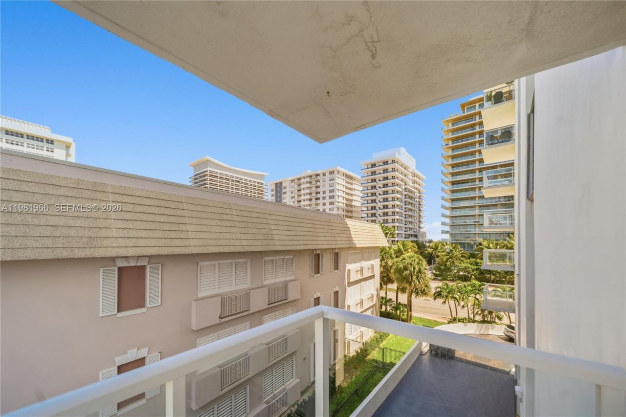 5750 Collins Ave , Unit 4F, Miami Beach, FL 33140 Photo