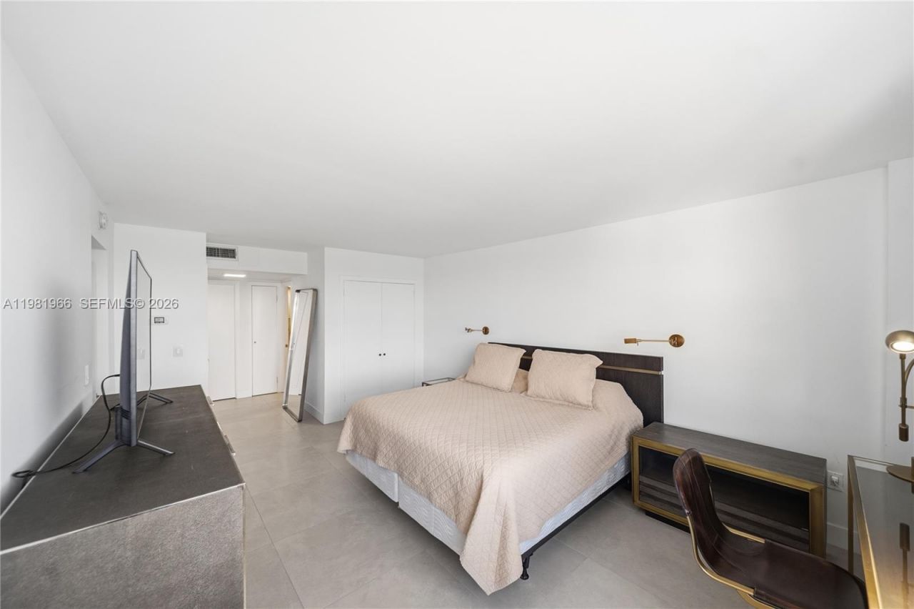 5750 Collins Ave , Unit 4F, Miami Beach, FL 33140 Photo