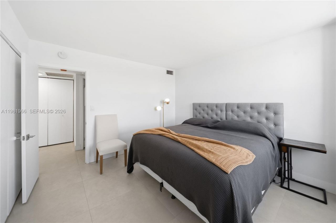 5750 Collins Ave , Unit 4F, Miami Beach, FL 33140 Photo