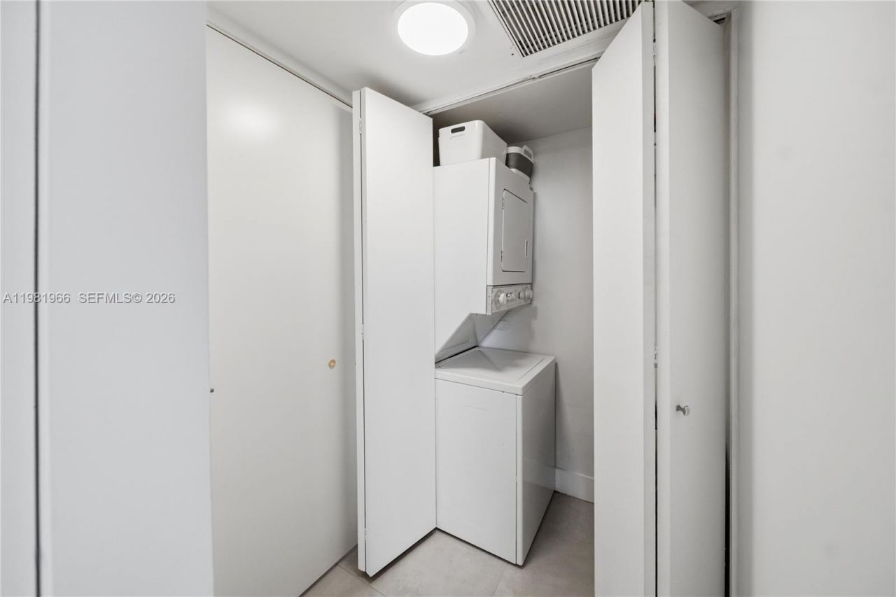 5750 Collins Ave , Unit 4F, Miami Beach, FL 33140 Photo