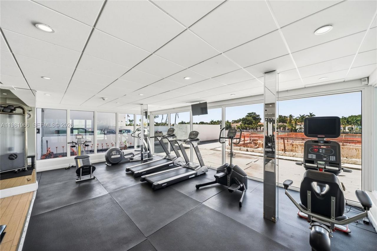 5750 Collins Ave , Unit 4F, Miami Beach, FL 33140 Photo