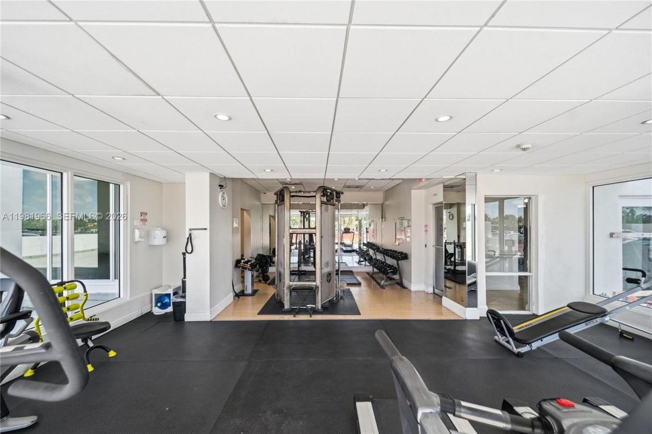 5750 Collins Ave , Unit 4F, Miami Beach, FL 33140 Photo