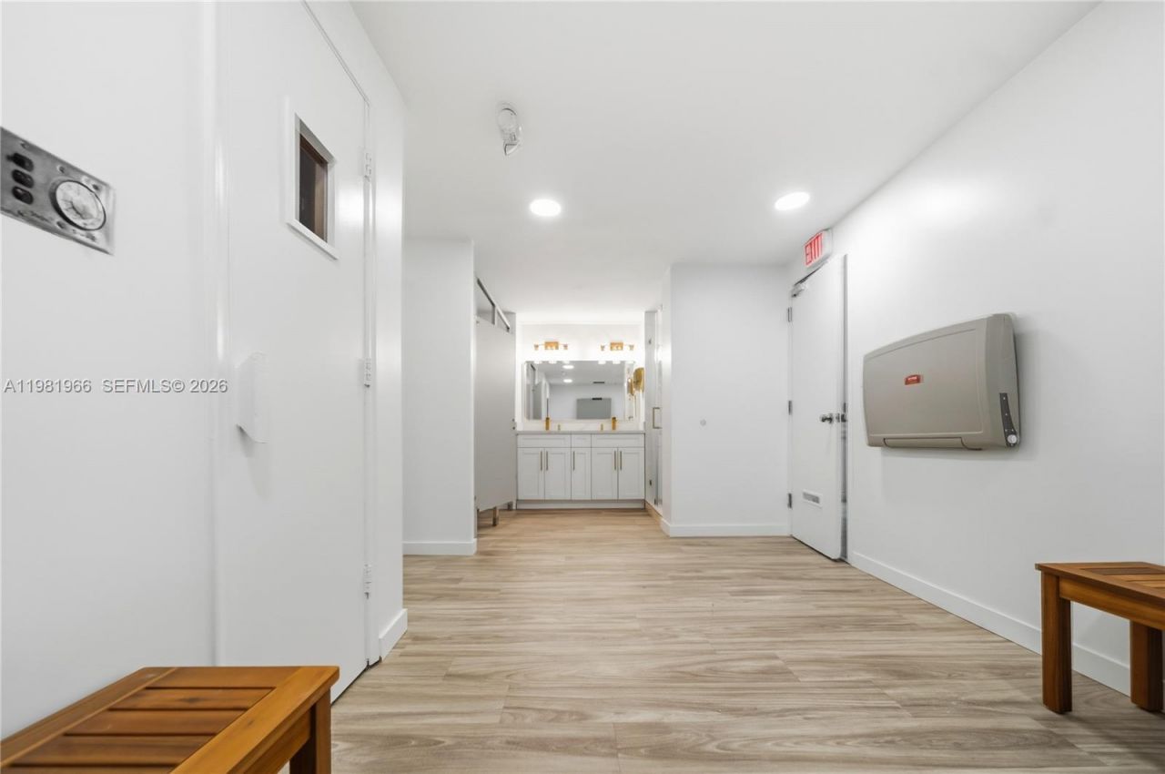 5750 Collins Ave , Unit 4F, Miami Beach, FL 33140 Photo