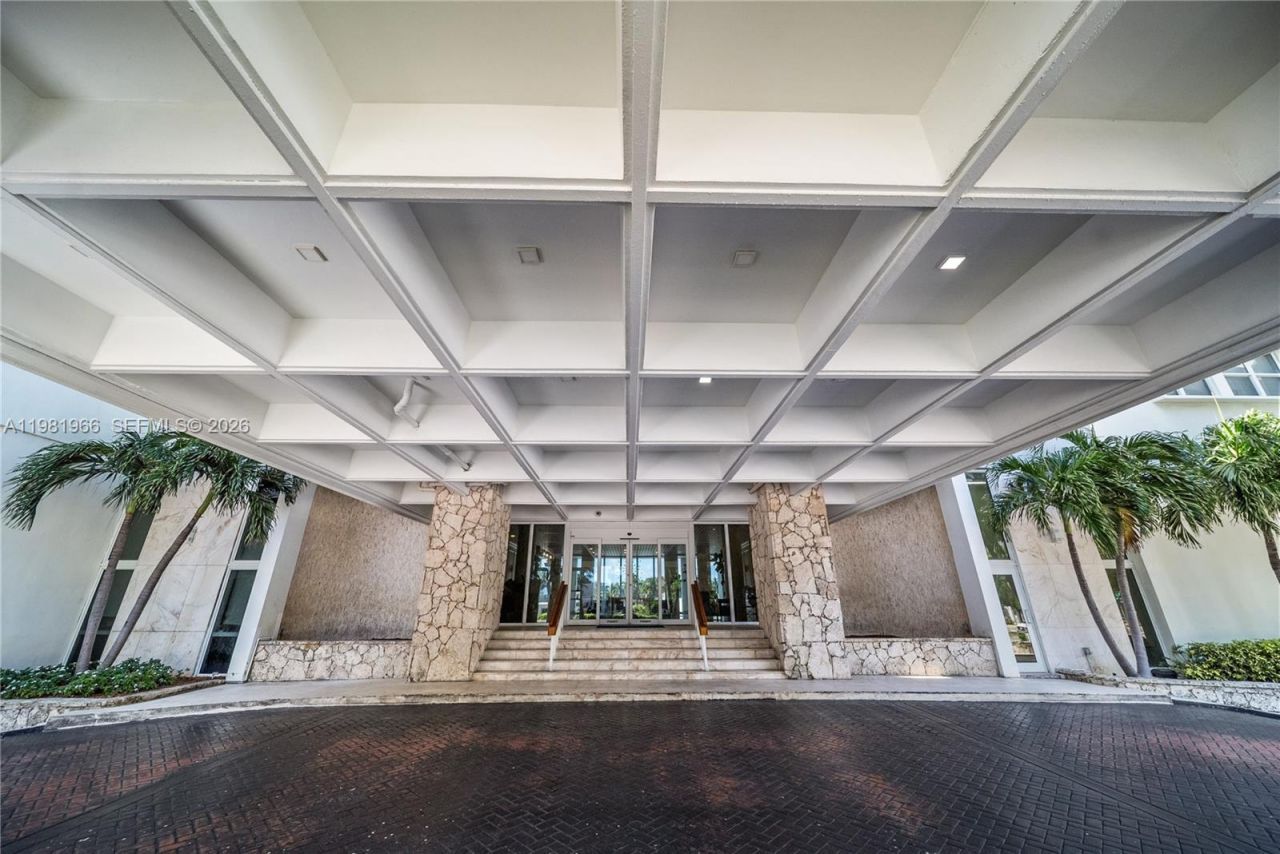 5750 Collins Ave , Unit 4F, Miami Beach, FL 33140 Photo