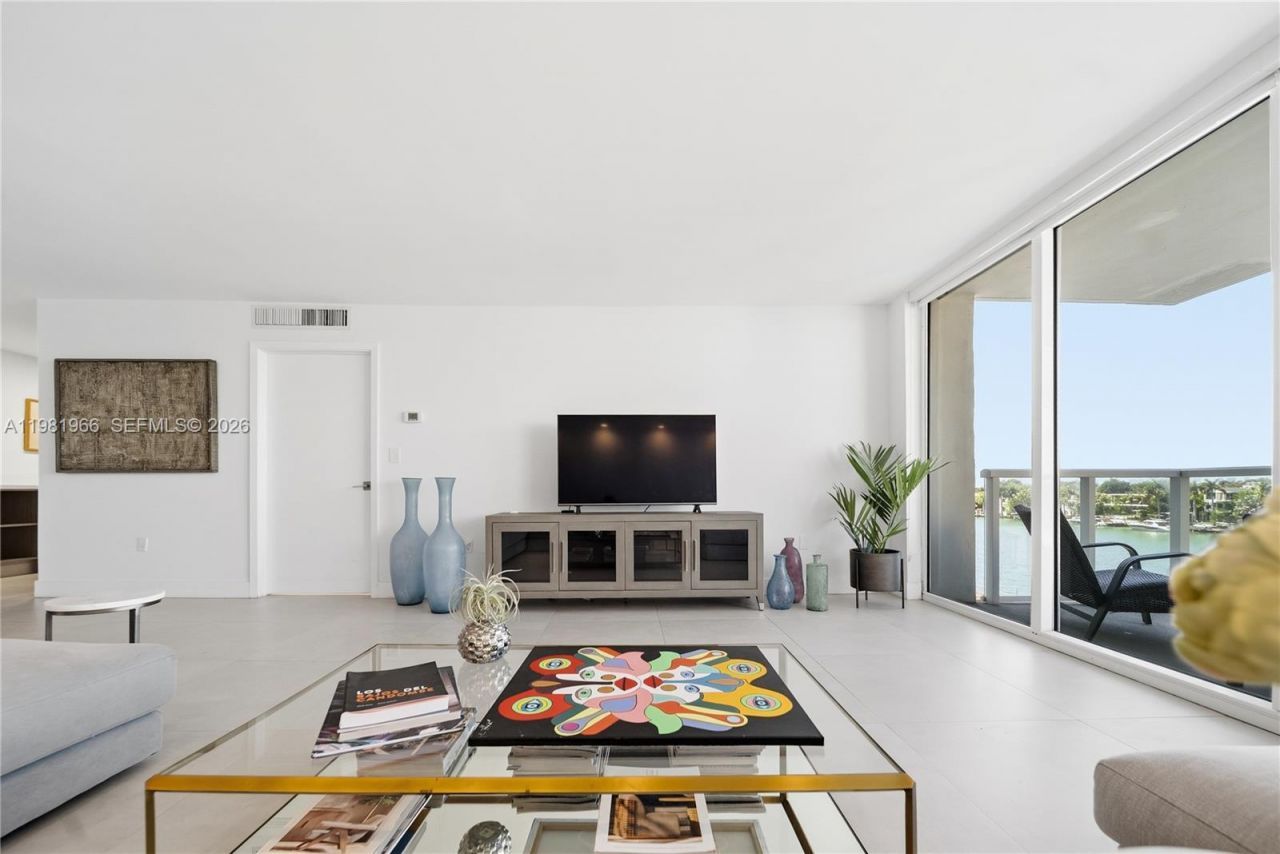 5750 Collins Ave , Unit 4F, Miami Beach, FL 33140 Photo