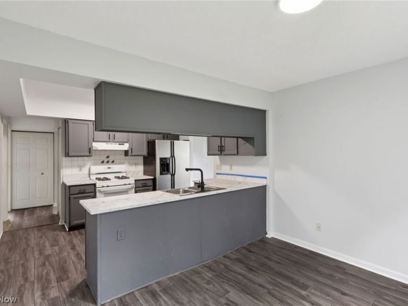 14459 Fullers Lane , Strongsville, OH 44149 Photo 14